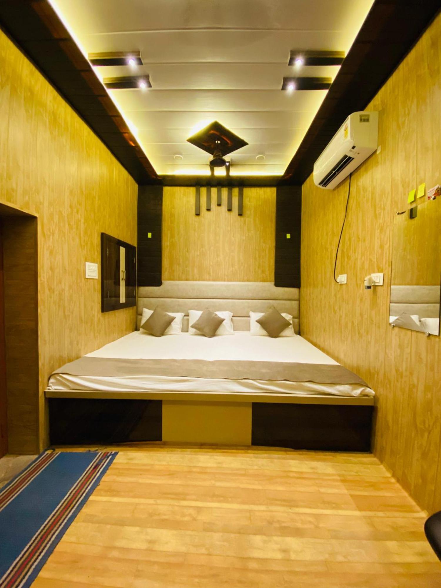 Namo Guest House Only For Indians Βαρανάσι Εξωτερικό φωτογραφία