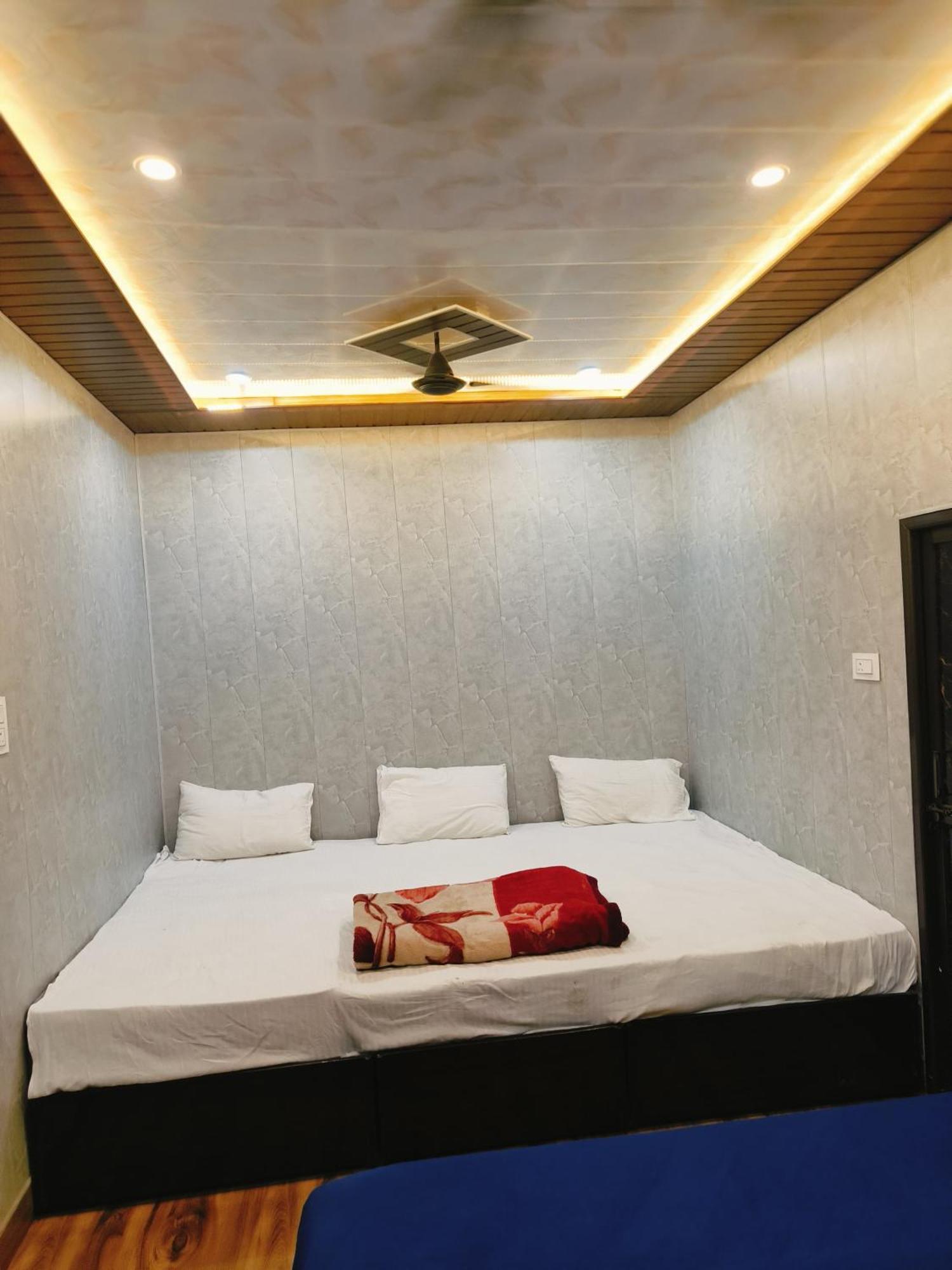 Namo Guest House Only For Indians Βαρανάσι Εξωτερικό φωτογραφία