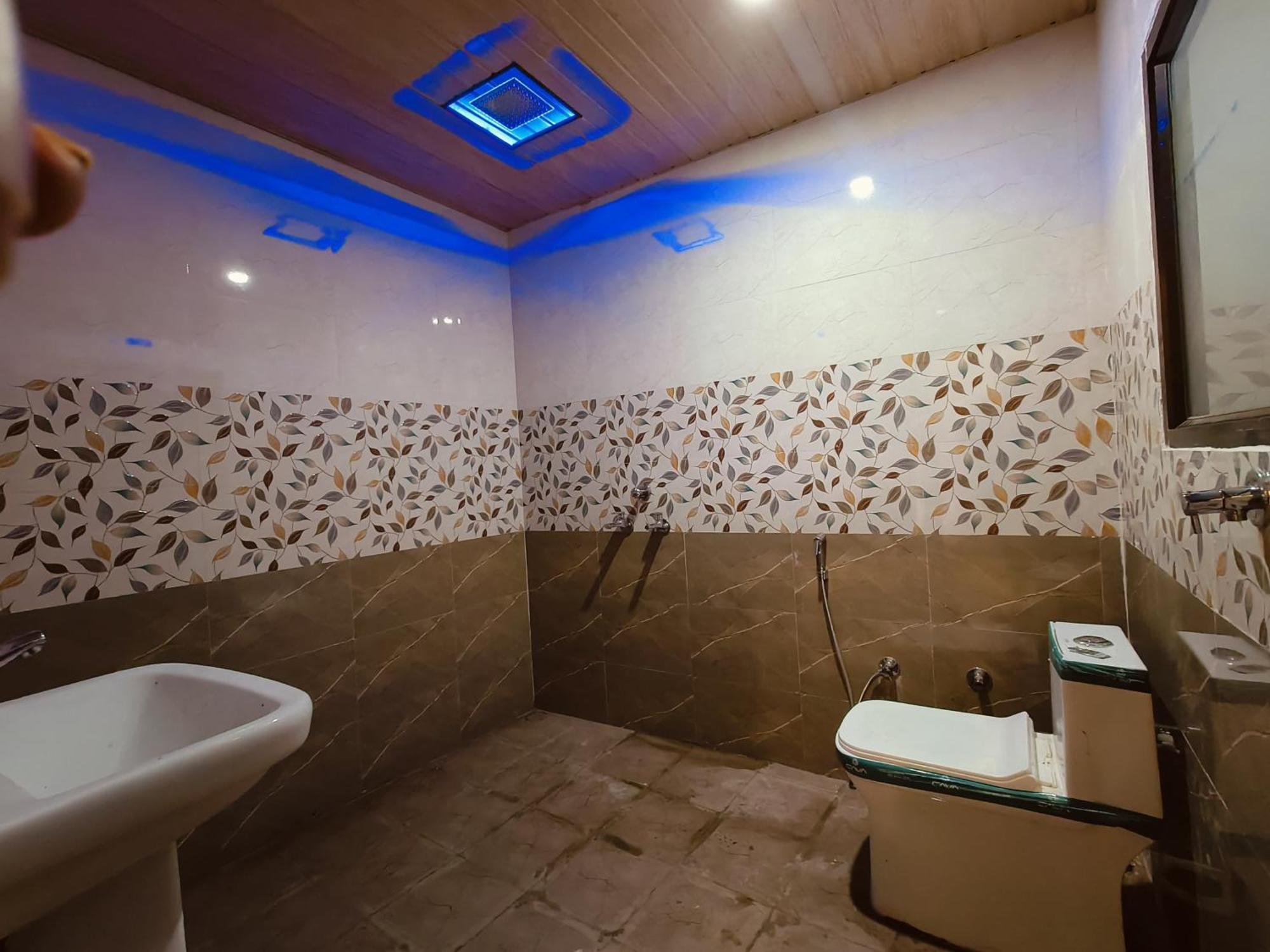 Namo Guest House Only For Indians Βαρανάσι Εξωτερικό φωτογραφία
