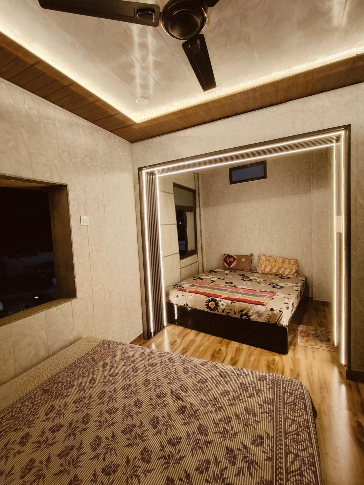 Namo Guest House Only For Indians Βαρανάσι Εξωτερικό φωτογραφία